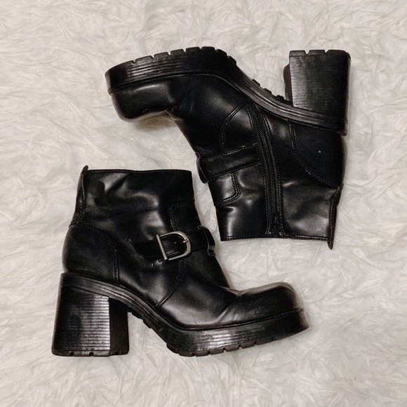90s chunky platform boots